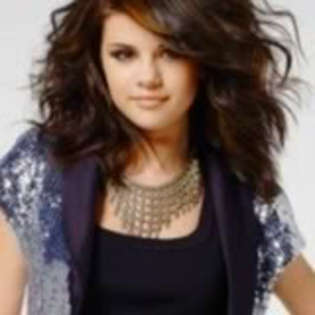 th_selena180 - Selena Gomez