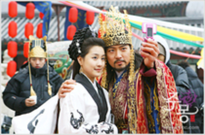 33313430_XYMBNNCMO - Jumong-in spatele camerei