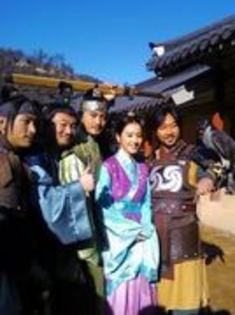 39879202_IAERERFBU - Jumong-in spatele camerei