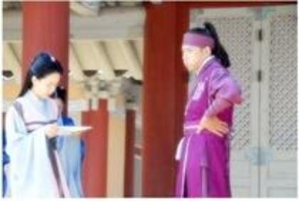 39879222_FNRZIKUTH - Jumong-in spatele camerei