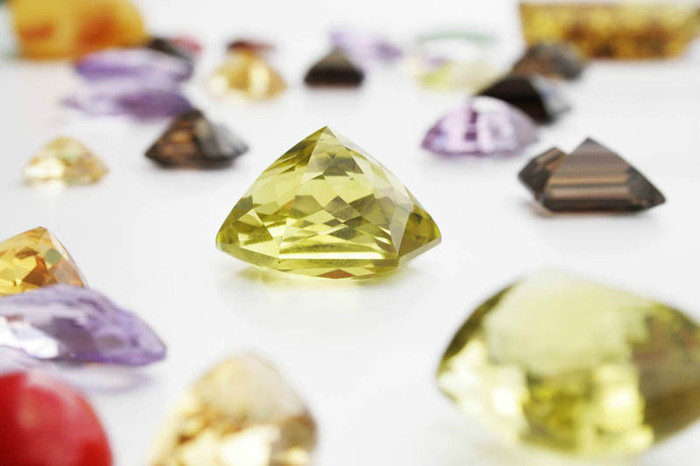 123pietre%20pretioase - diamante si bijuterii