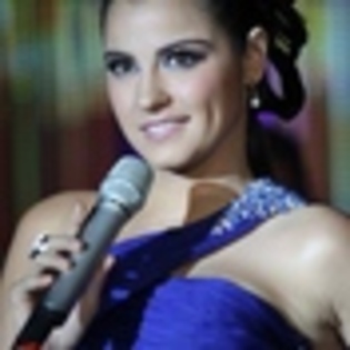 small - Maite Perroni