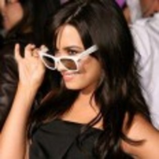 Demi-Lovato-1238860142 - moda cu demi lovato