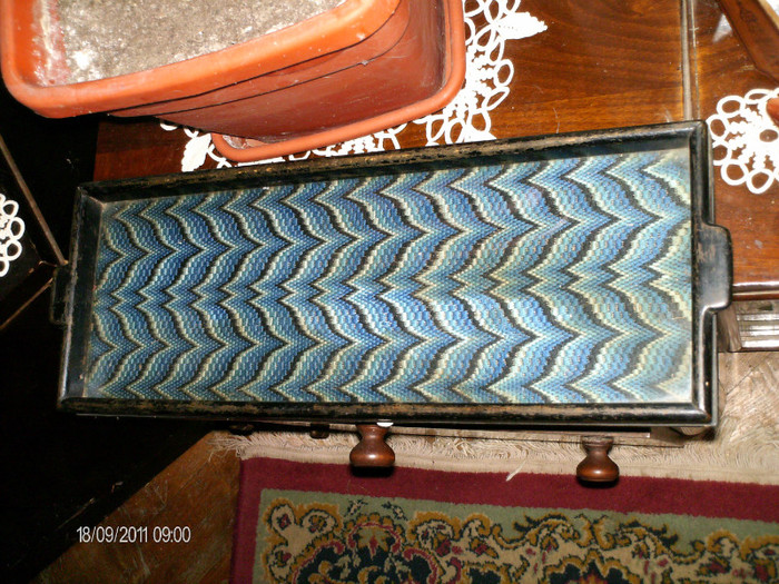 transformat in tava de servit....