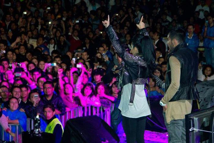  - Inna at Six Flags Tour in Mexic 7 10 2011