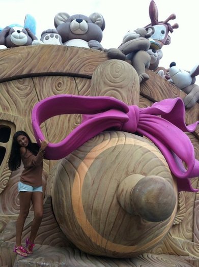 284025_242665982422326_182961278392797_817630_804736_n