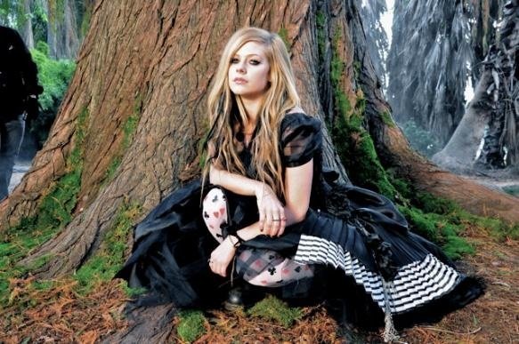 Avril-Lavigne-2010
