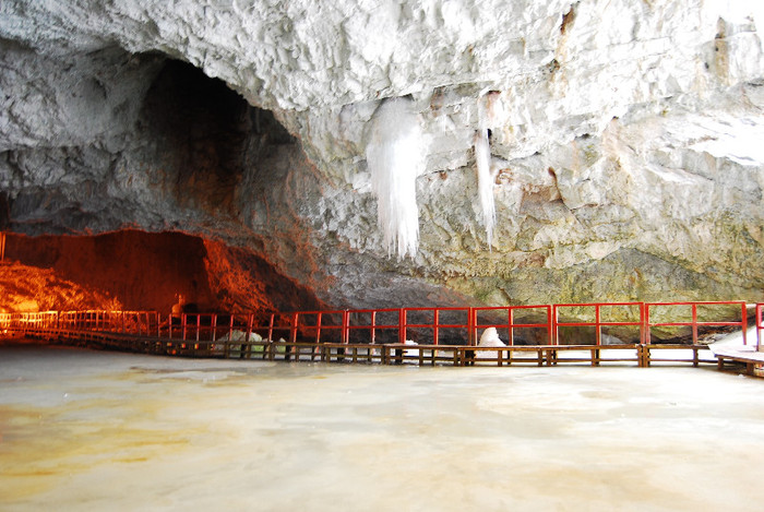 Ghetarul de la Scarisoara