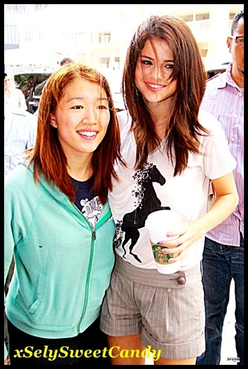 46313389_GIYUPYPFK - selena gomez