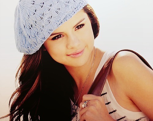 46519967_VYIUOHDIT - selena gomez