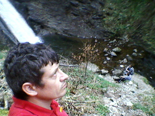 eu stau si apa cade - lacul lesu