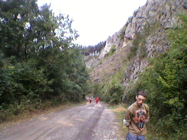 drumul spre pestera unguru mare 4 - suncuius 2011