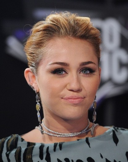 Miley Cyrus - MILEY CYRUS LA MTV VIDEO MUSIC AWARDS 2011