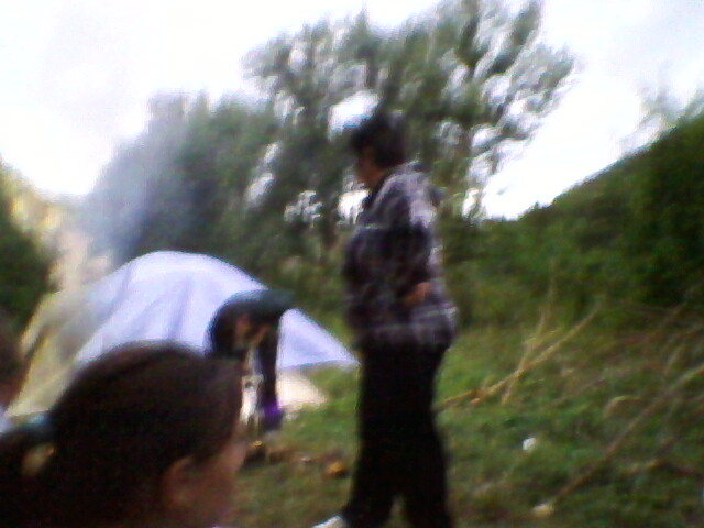 cu cortul pe langa calea ferata (2)