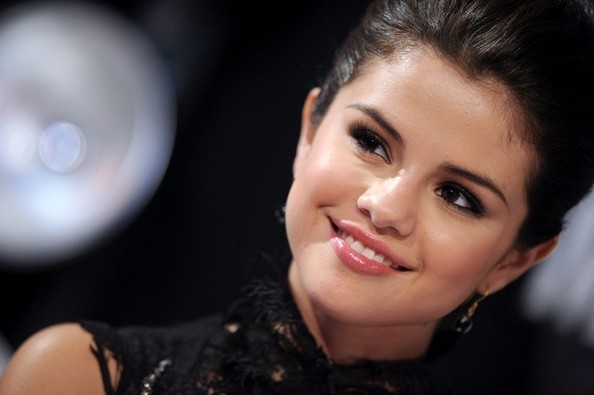 Selena Gomez - SELENA GOMEZ LA MTV VIDEO MUSIC AWARDS