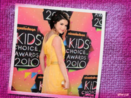 12 - Selena Gomez 000
