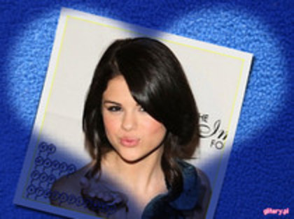 15 - Selena Gomez 000