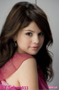 19 - Selena Gomez 000