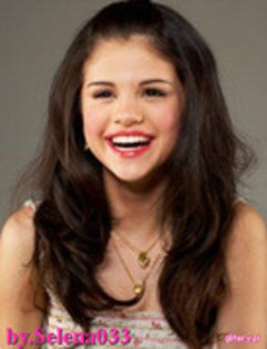 22 - Selena Gomez 000
