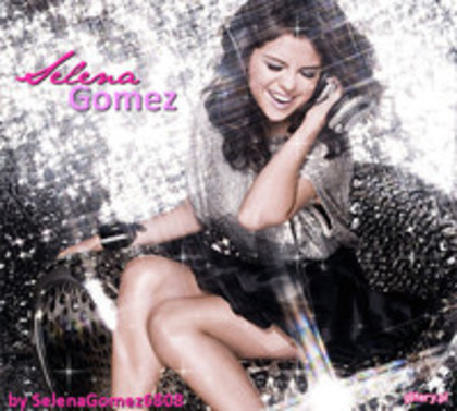 24 - Selena Gomez 000