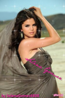 27 - Selena Gomez 000
