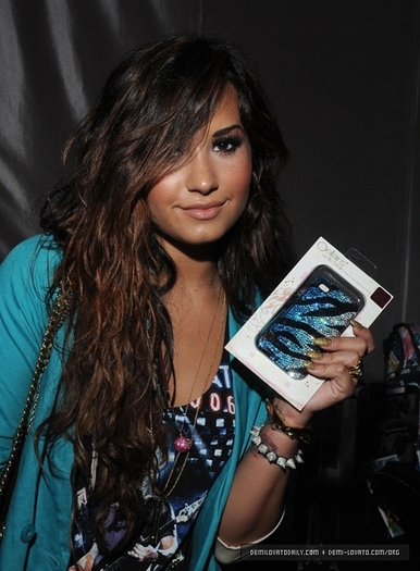 Demi Lovato - DEMI LOVATO LA CREATIONS CELEBRITY RETREAT