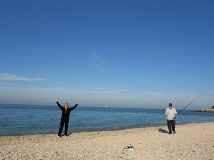 ce bucurie cà am ajuns la mare - INTOARCEREA ACASA LA JESI