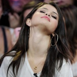 1064218_vb - poze Selena Gomez