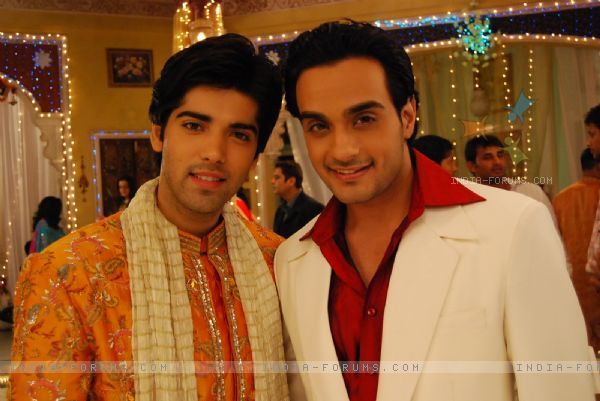 33220-alekh-and-ranvir-looking-gorgeous - Angad Hasija