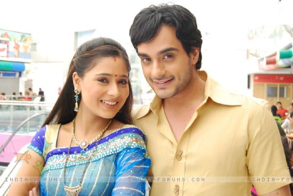 33340-alekh-and-sadhna-a-cutest-couple - Angad Hasija