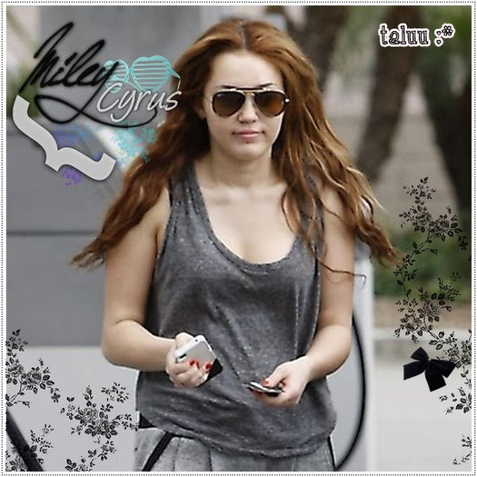 Glittery Of Miley (28)