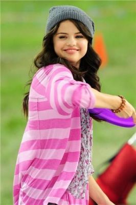 normal_99 - selena gomez 5