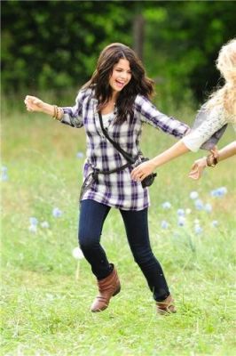 normal_44 - selena gomez 6