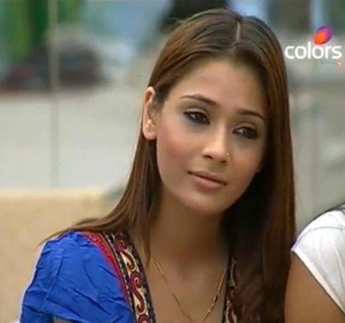 68795166843196667534152 - Sara Khan
