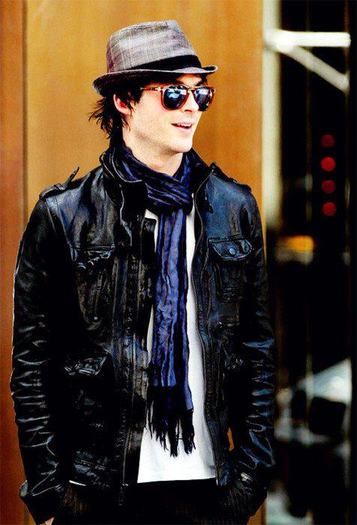 312219_221722487887368_138109149582036_629317_587508966_n - Ian Somerhalder