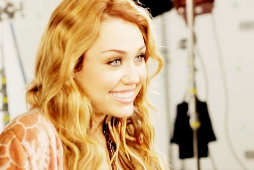 Miley: Si eu te iubesc. - 0 A BANDA DESENATA 2
