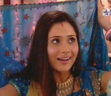 Pentru toti fanii Sarei Khan din ROMANIA!!!!!!