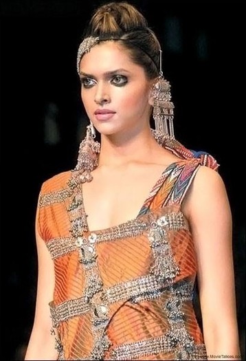 Deepika-Padukone-636162,338510,12