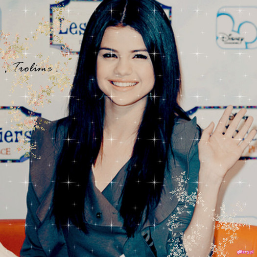 Selena: A ok ,dar trebuie sa plec in oras...vin peste putin ok?