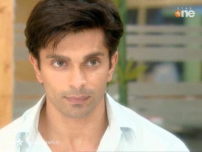 223734_157286104352000_100002118352383_308168_1314263_n - xxKaran Singh Grover-Armaanxx