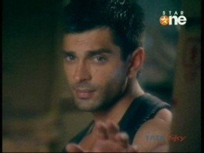 294464_157287181018559_100002118352383_308212_8245051_n - xxKaran Singh Grover-Armaanxx