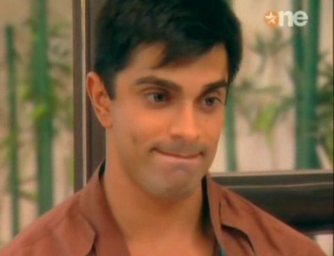 296699_157287224351888_100002118352383_308214_4965261_n - xxKaran Singh Grover-Armaanxx