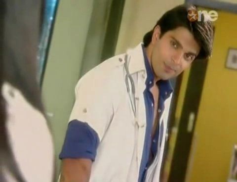 303515_157879637625980_100002118352383_309786_3518301_n - xxKaran Singh Grover-Armaanxx