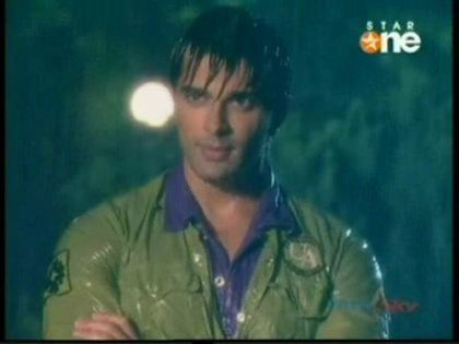 313510_157879997625944_100002118352383_309801_2102069_n - xxKaran Singh Grover-Armaanxx