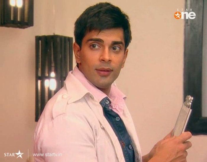 316106_157880474292563_100002118352383_309820_835478_n - xxKaran Singh Grover-Armaanxx