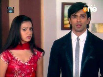 262411_122855824474610_100002505780956_152556_8337507_n - xxArmaan si Ridhima-Karan Singh Grover si Sukirti Kandpalxx
