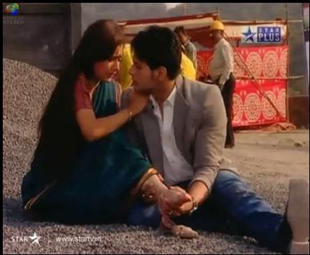 267978_244601075564838_157712290920384_958813_6874110_n - xxSara Khan si Angad Hasija-Sadhna si Alekhxx