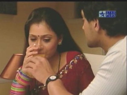 285023_244600505564895_157712290920384_958798_26198_n - xxSara Khan si Angad Hasija-Sadhna si Alekhxx