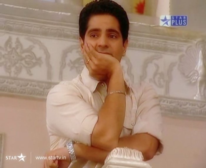 34381_136249733060269_100000257293039_299065_7728611_n - xxKaran Mehra-Naitikxx