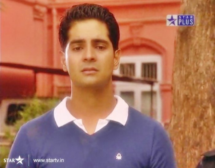 35704_136248913060351_100000257293039_299014_3616599_n - xxKaran Mehra-Naitikxx